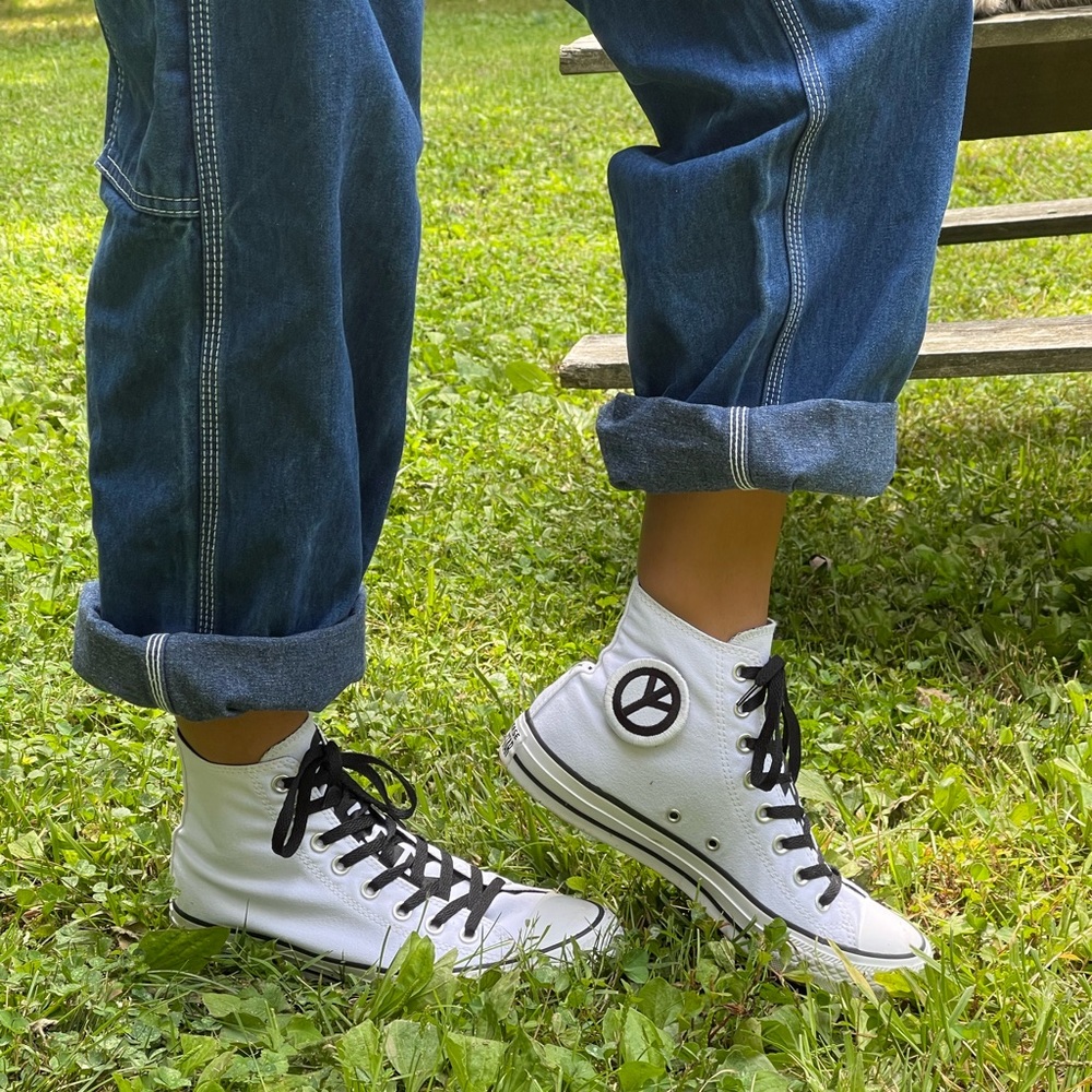 Converse Chuck Taylor All Star SEEK PEACE, Pre-Owned W-8.5 M-6.5